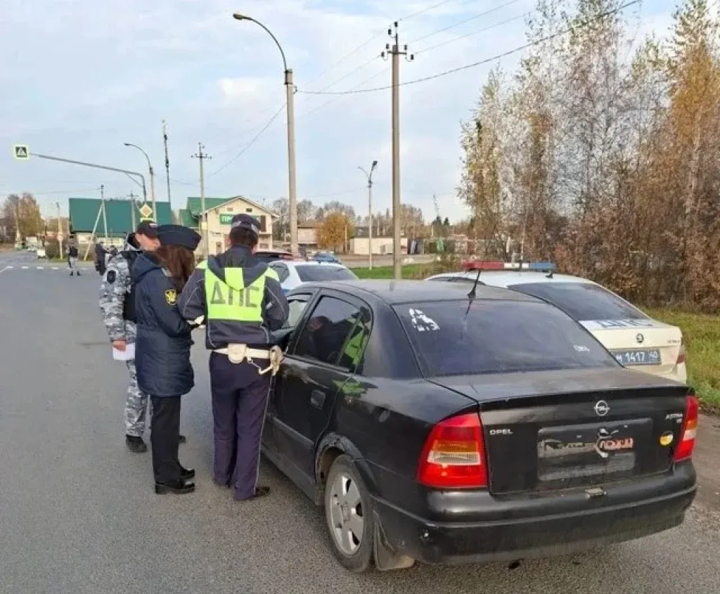 В Боровском округе арестовали шесть машин должников