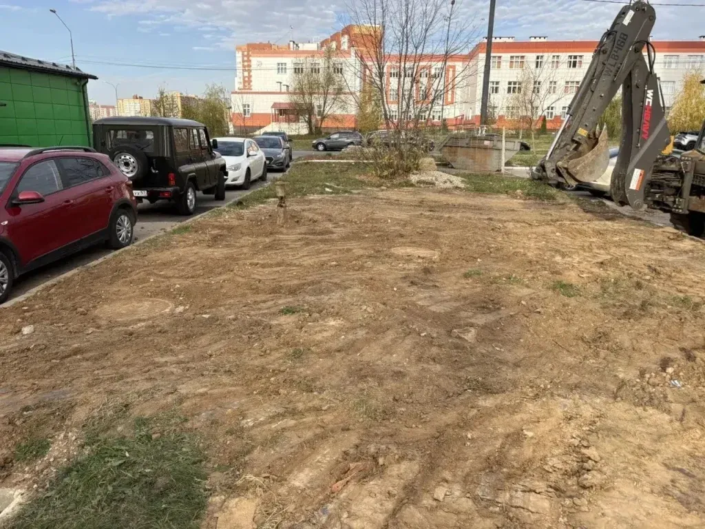 В Калуге восстанавливают благоустройство после замены труб на Правом берегу