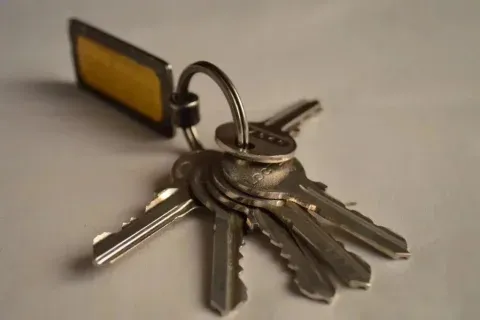 Суд в Людиново лишил мужчину права жить в квартире бывшей жены