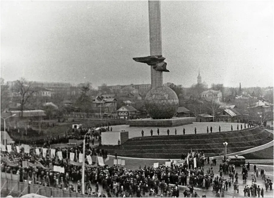 В Калуге 29 октября 1977 года открыли монумент к 600-летию города